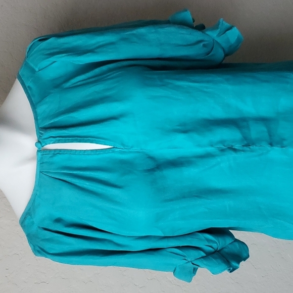 Express sz M teal puff sleeve blouse🌛 - Picture 2 of 9